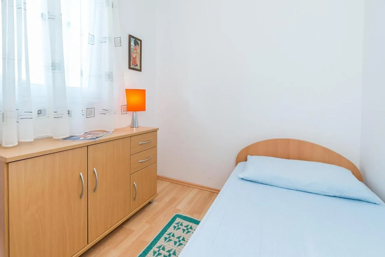 Apartments By The Sea Vir - 18603 Хорватия