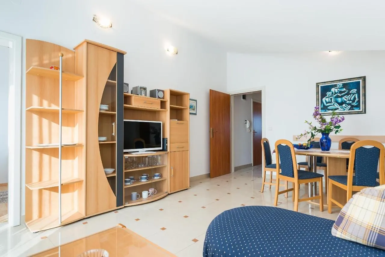 Apartments By The Sea Vir - 18603
