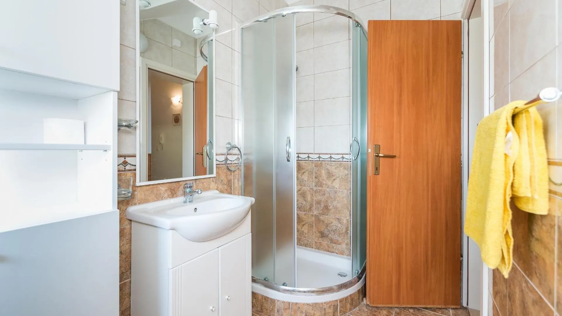 Apartments By The Sea Vir - 18603 Хорватия